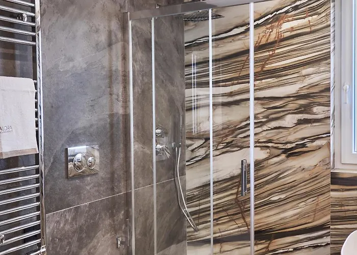 Thalora - Luxury בארי