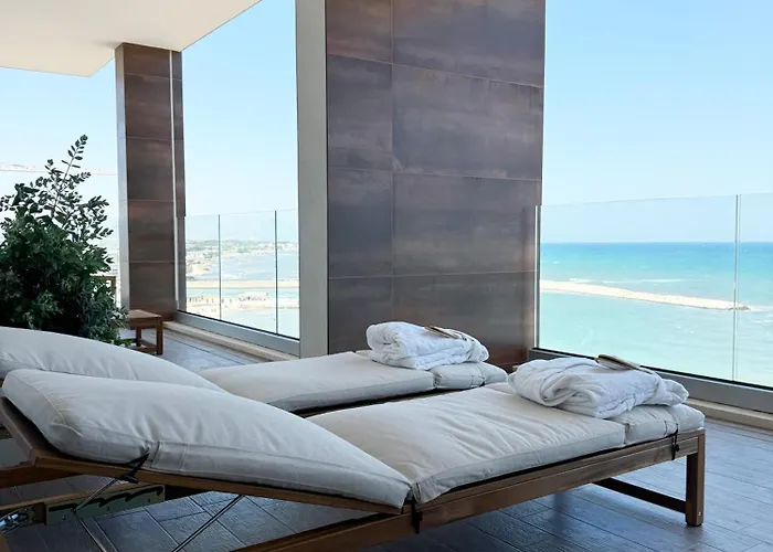 Thalora - Luxury בארי